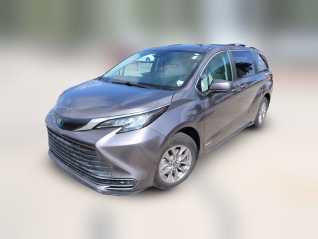 2021 Toyota Sienna LE