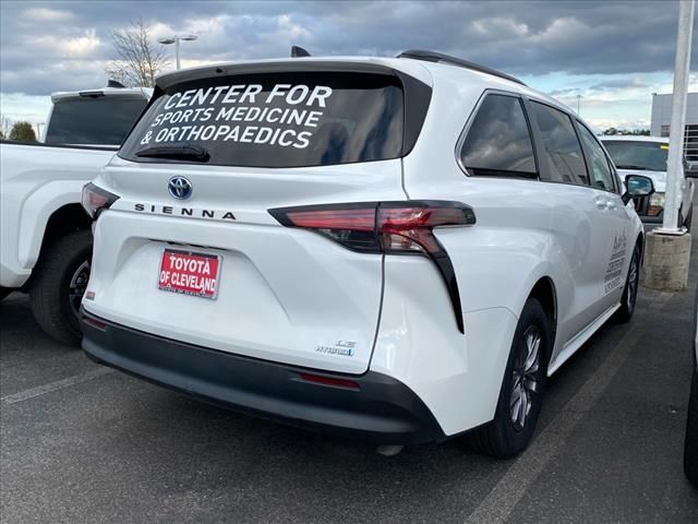 2021 Toyota Sienna LE