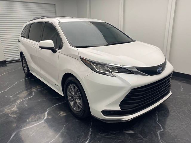 2021 Toyota Sienna LE