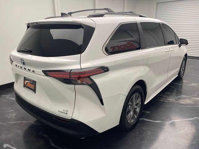 2021 Toyota Sienna LE