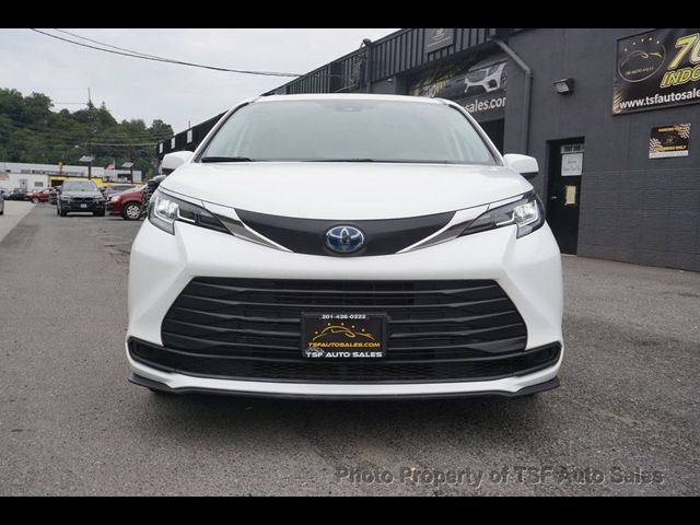 2021 Toyota Sienna LE