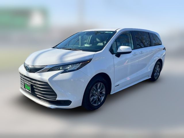 2021 Toyota Sienna LE