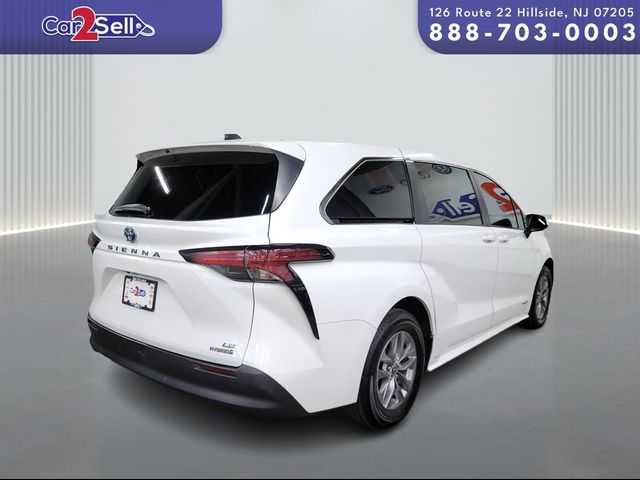 2021 Toyota Sienna LE