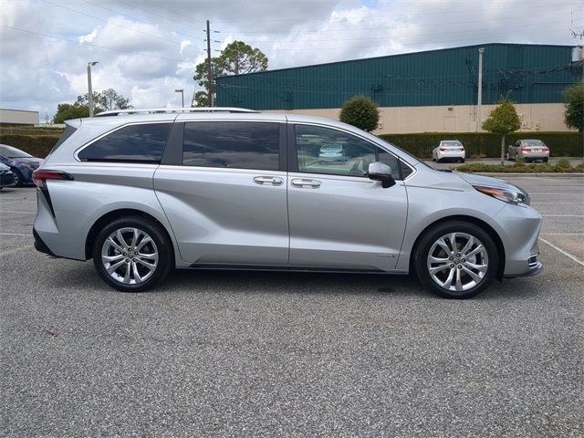 2021 Toyota Sienna Limited