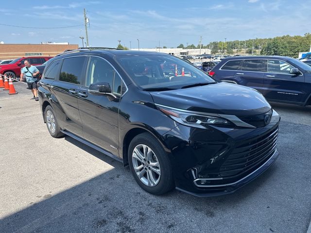 2021 Toyota Sienna Limited