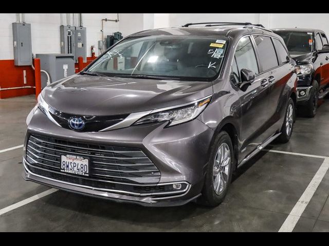 2021 Toyota Sienna Limited