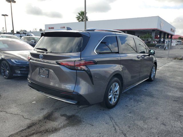 2021 Toyota Sienna Limited