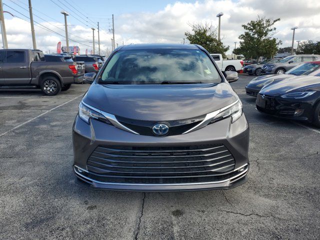 2021 Toyota Sienna Limited