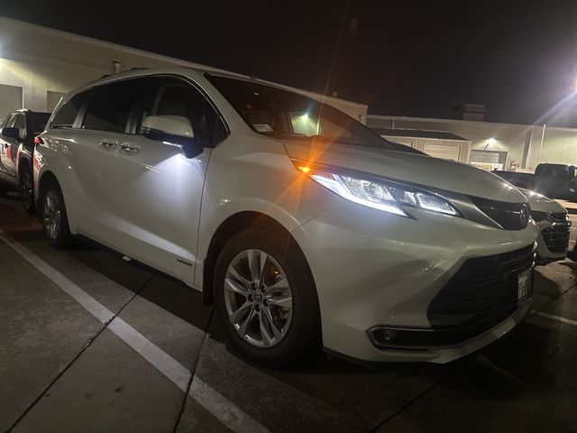 2021 Toyota Sienna Limited