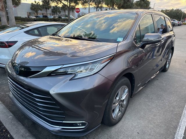 2021 Toyota Sienna Limited