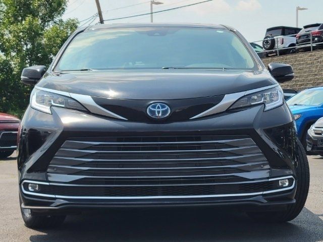 2021 Toyota Sienna Limited