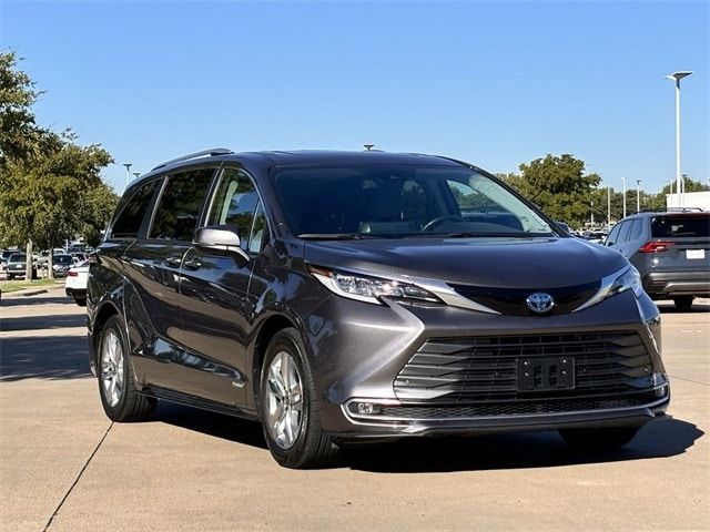 2021 Toyota Sienna Limited