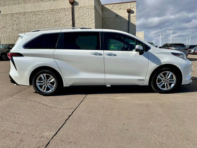 2021 Toyota Sienna Limited