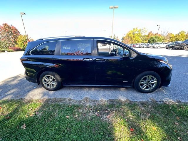 2021 Toyota Sienna Limited