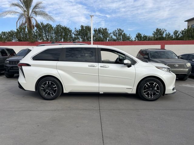 2021 Toyota Sienna Limited