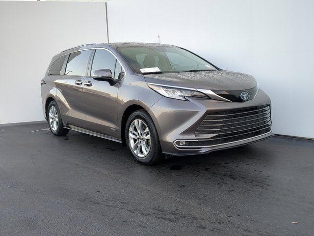 2021 Toyota Sienna Limited