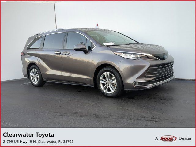 2021 Toyota Sienna Limited