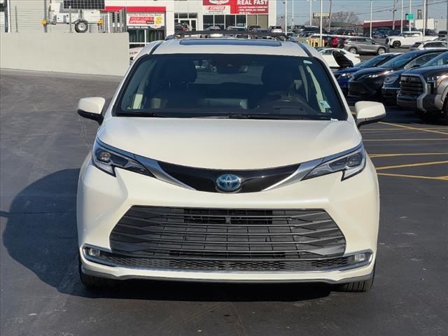 2021 Toyota Sienna Platinum