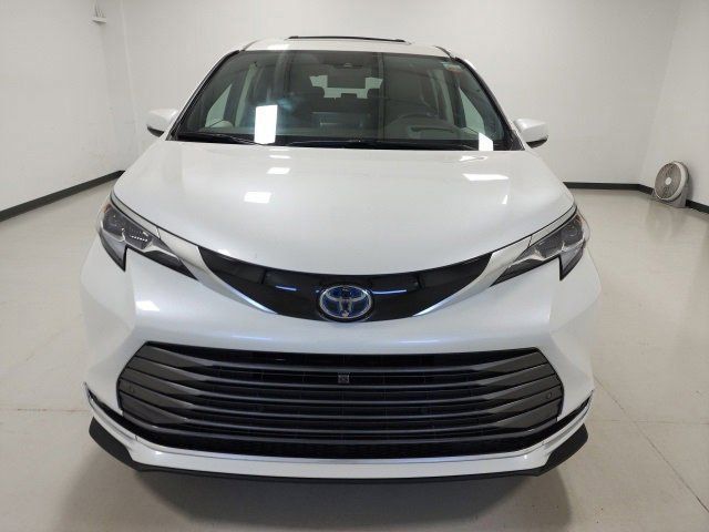 2021 Toyota Sienna Platinum