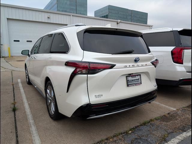 2021 Toyota Sienna Platinum