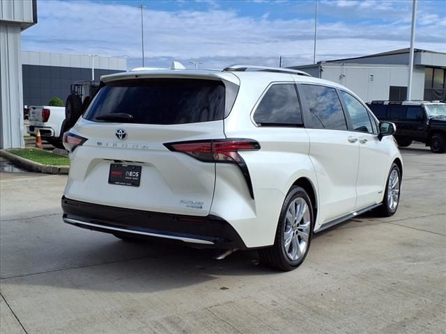 2021 Toyota Sienna Platinum