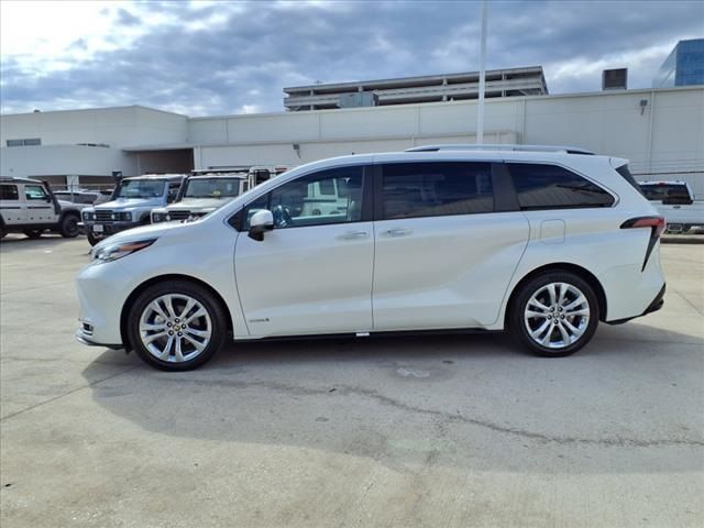 2021 Toyota Sienna Platinum