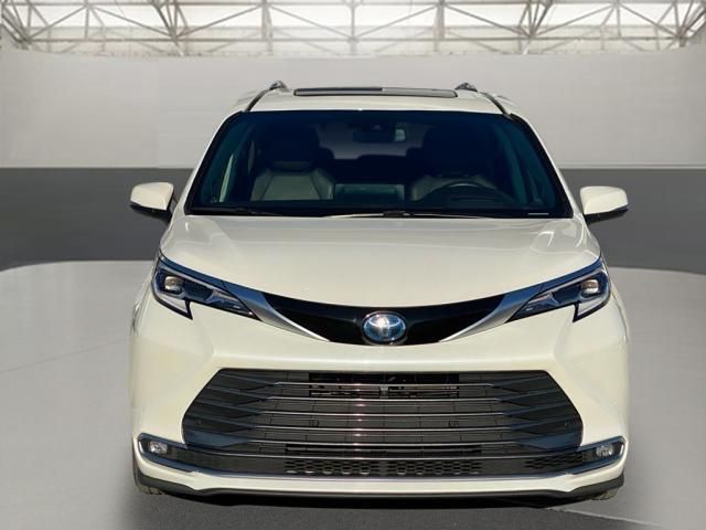 2021 Toyota Sienna Platinum