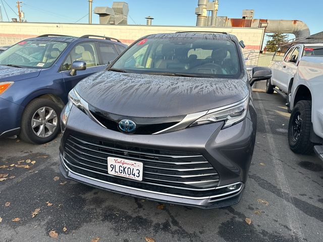 2021 Toyota Sienna Platinum