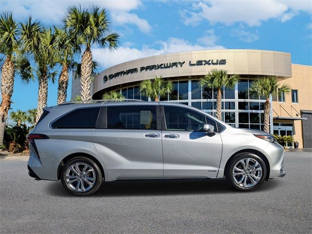 2021 Toyota Sienna Platinum