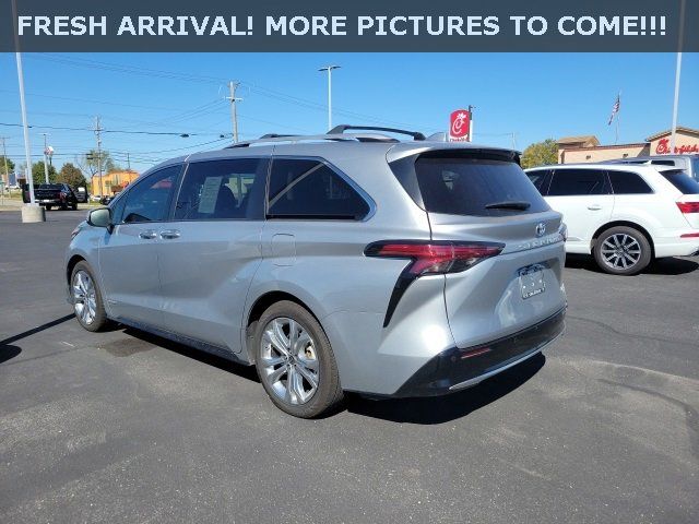 2021 Toyota Sienna Platinum