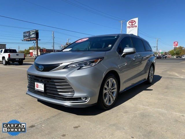 2021 Toyota Sienna Platinum