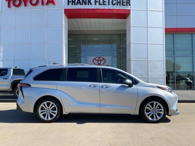 2021 Toyota Sienna Platinum