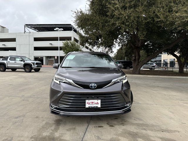 2021 Toyota Sienna Platinum