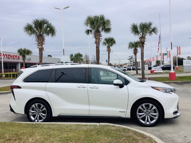 2021 Toyota Sienna Platinum