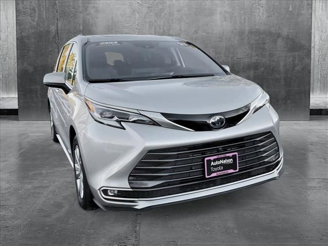 2021 Toyota Sienna Platinum