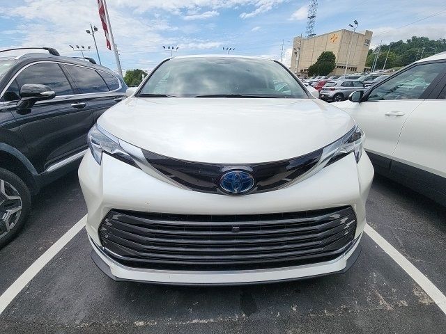 2021 Toyota Sienna Platinum