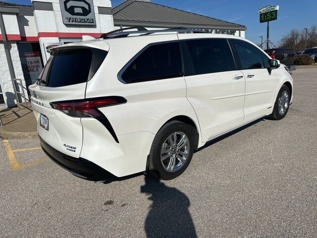 2021 Toyota Sienna Platinum