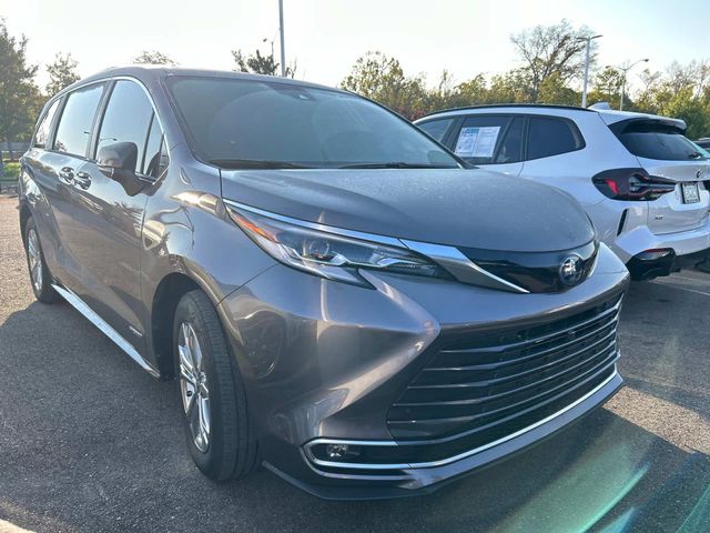 2021 Toyota Sienna Platinum