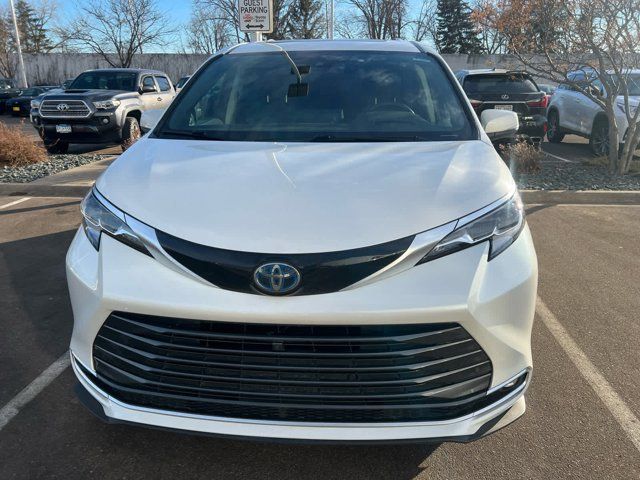 2021 Toyota Sienna Platinum