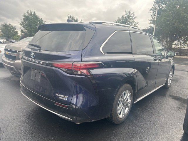 2021 Toyota Sienna Platinum