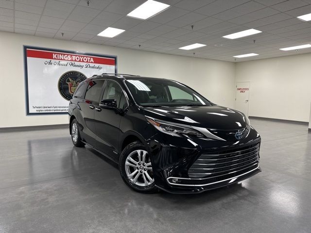 2021 Toyota Sienna Platinum