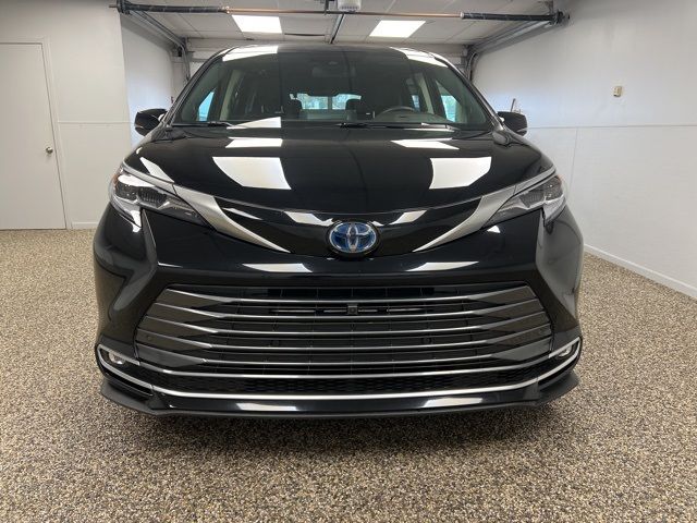 2021 Toyota Sienna Platinum