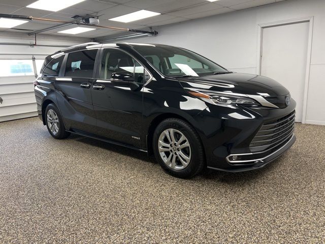 2021 Toyota Sienna Platinum