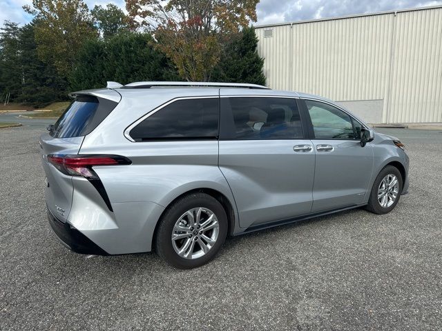 2021 Toyota Sienna Platinum