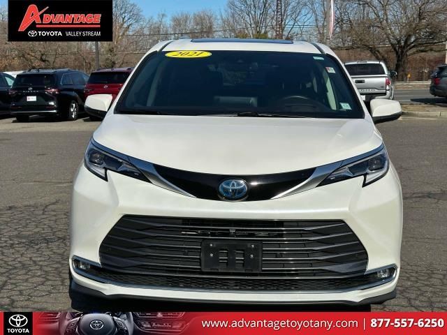 2021 Toyota Sienna Platinum