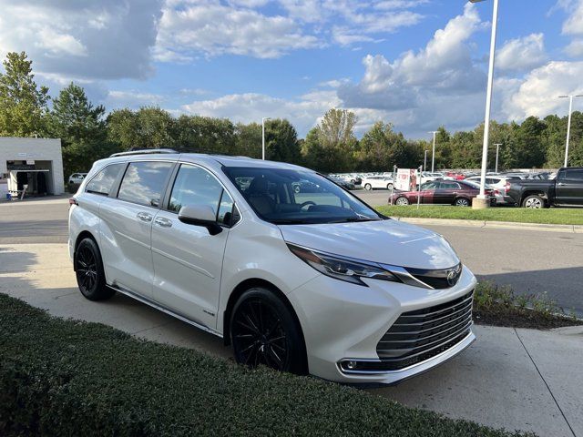 2021 Toyota Sienna Platinum