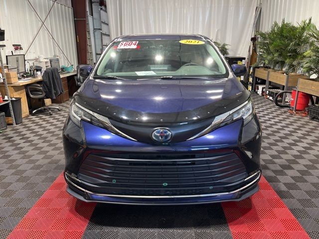 2021 Toyota Sienna XLE