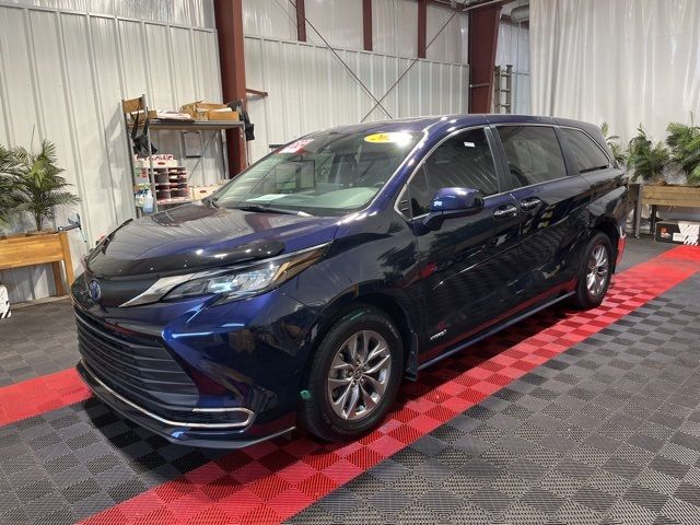 2021 Toyota Sienna XLE