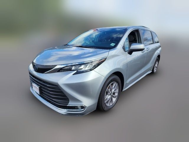 2021 Toyota Sienna XLE