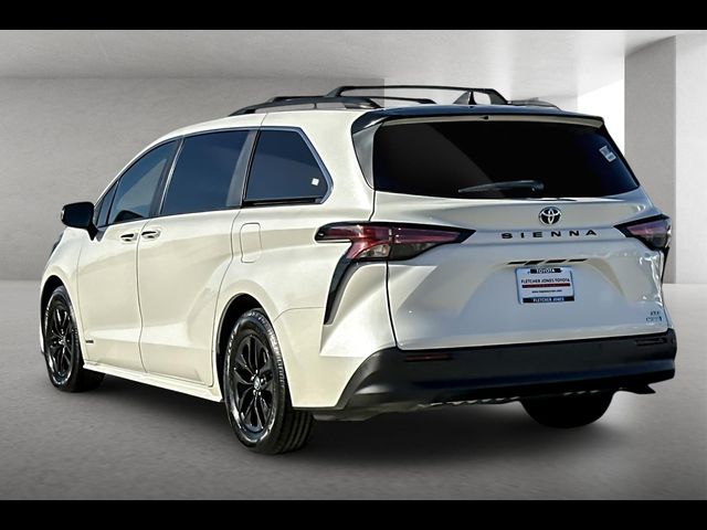 2021 Toyota Sienna XLE